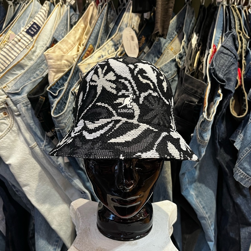 Kangol Street Floral Casual (black)